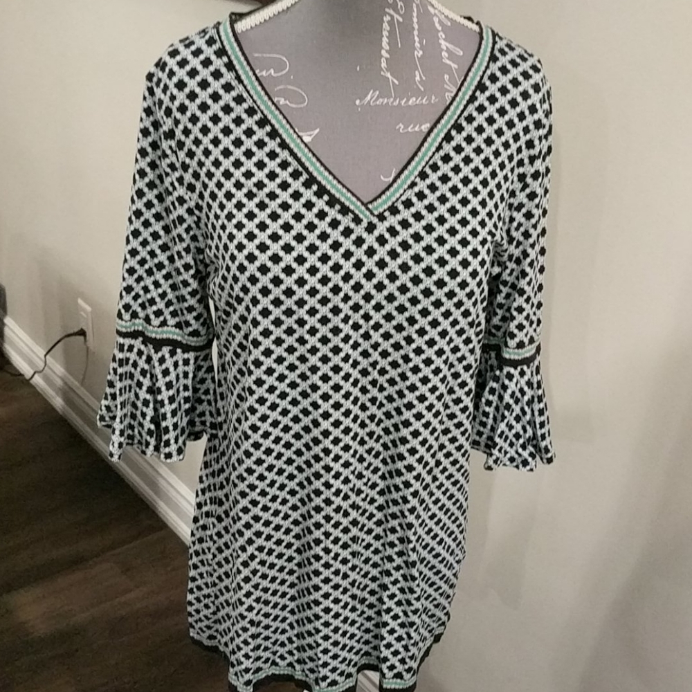 Max studio long sleeve top